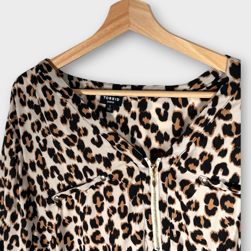 Torrid Harper Shirt 3 (3X) Animal Print Chiffon Roll Tab Popover Top EUC - Picture 3 of 9